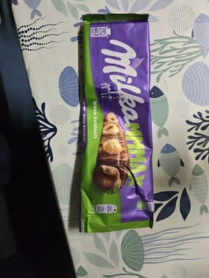 Cokolada melcna wholenuts Milka 250g-slika