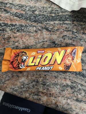 COK.LION PEANUT 40GR NEST-slika